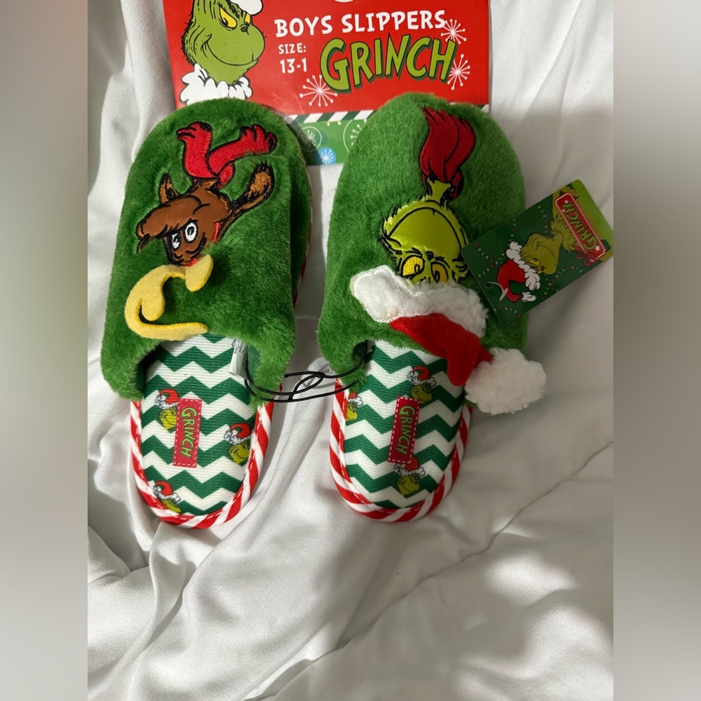 the grinch slippers